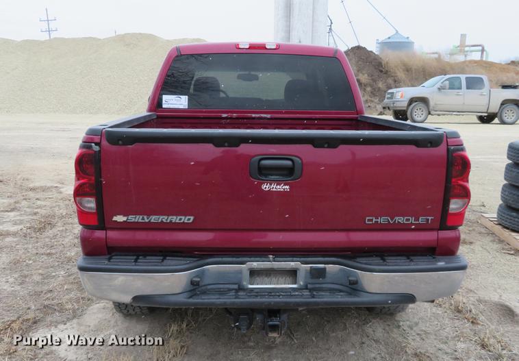 image for item DC0901 2004 Chevrolet Silverado 1500 Crew Cab pickup truck