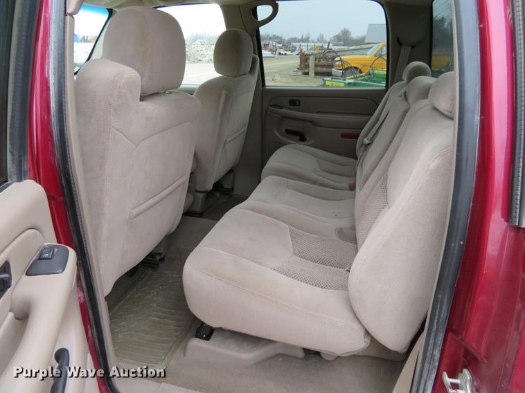 image for item DC0901 2004 Chevrolet Silverado 1500 Crew Cab pickup truck