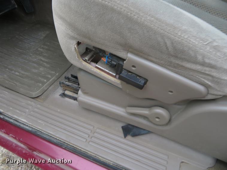 image for item DC0901 2004 Chevrolet Silverado 1500 Crew Cab pickup truck