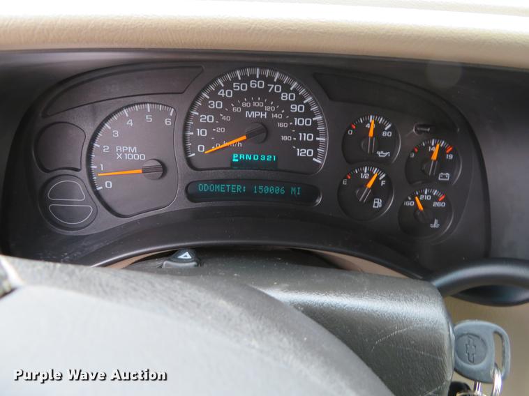 image for item DC0901 2004 Chevrolet Silverado 1500 Crew Cab pickup truck