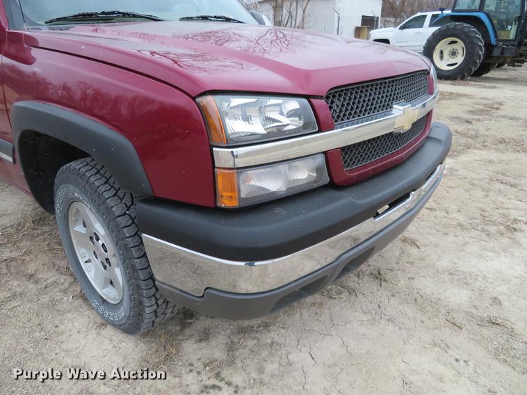 image for item DC0901 2004 Chevrolet Silverado 1500 Crew Cab pickup truck