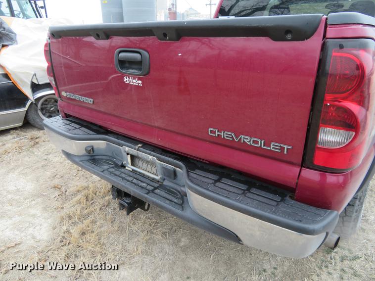 image for item DC0901 2004 Chevrolet Silverado 1500 Crew Cab pickup truck