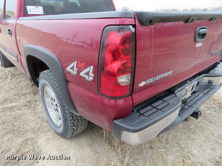 image for item DC0901 2004 Chevrolet Silverado 1500 Crew Cab pickup truck