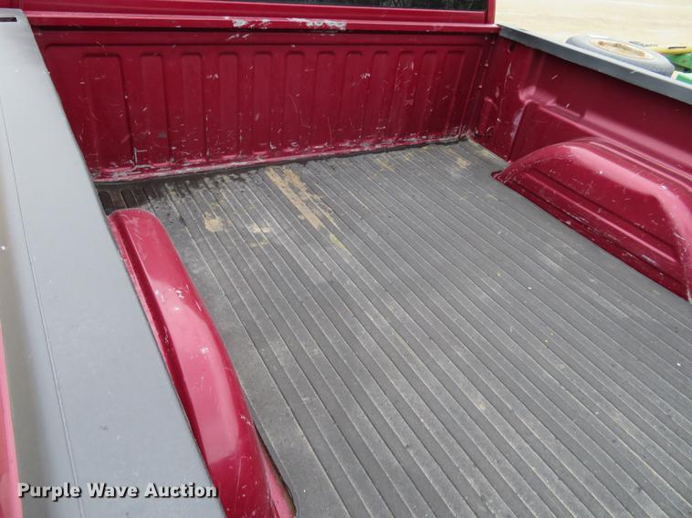 image for item DC0901 2004 Chevrolet Silverado 1500 Crew Cab pickup truck