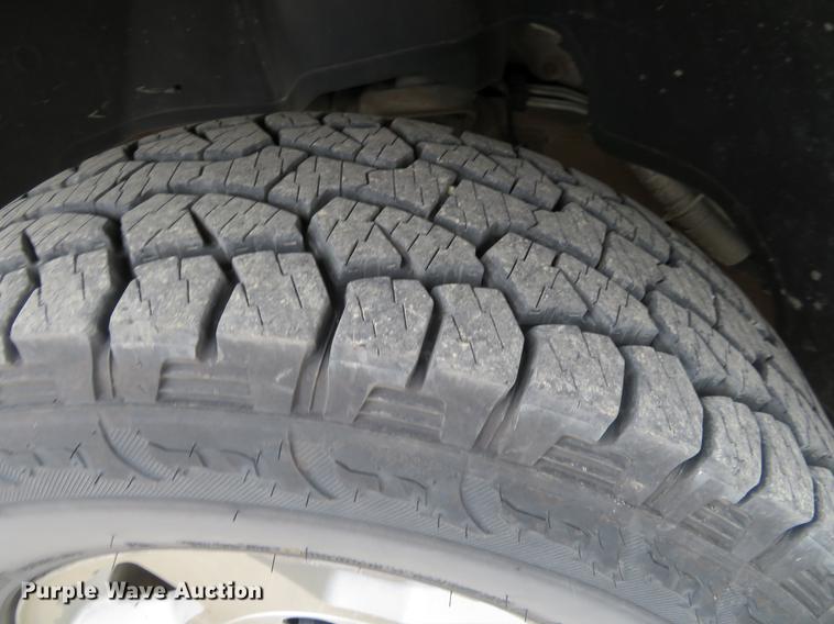 image for item DC0901 2004 Chevrolet Silverado 1500 Crew Cab pickup truck