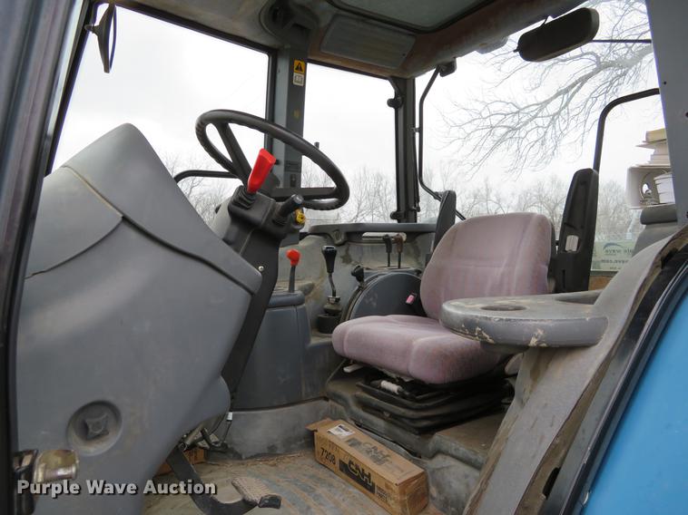 image for item DC0902 2000 New Holland TS110 MFWD tractor