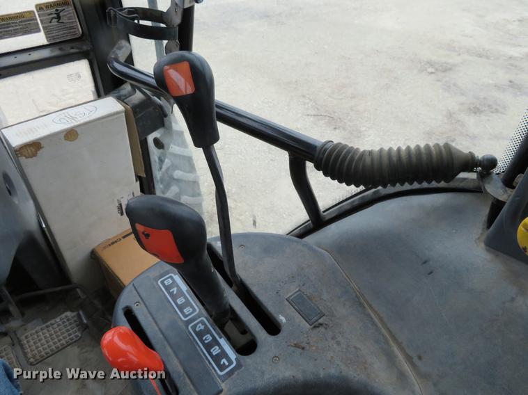 image for item DC0902 2000 New Holland TS110 MFWD tractor