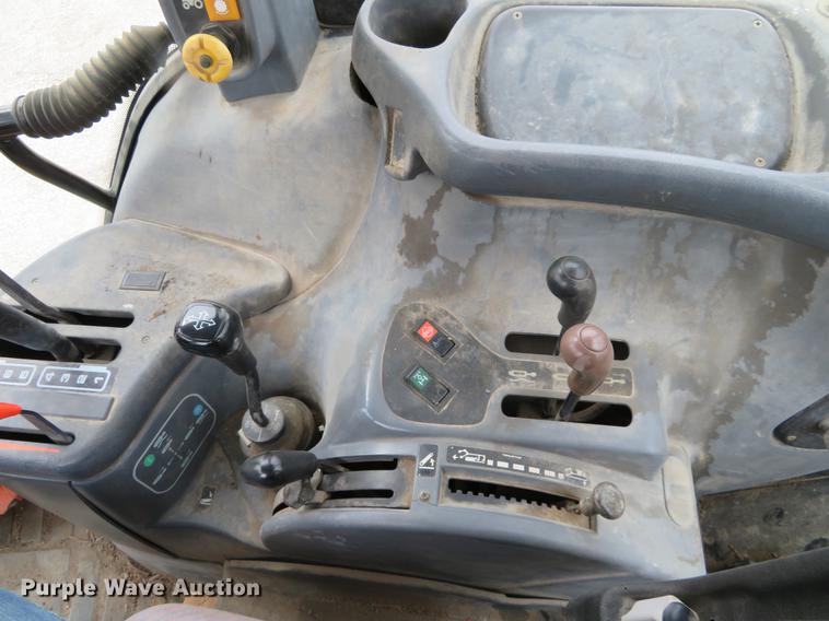 image for item DC0902 2000 New Holland TS110 MFWD tractor