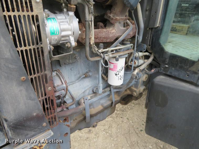 image for item DC0902 2000 New Holland TS110 MFWD tractor