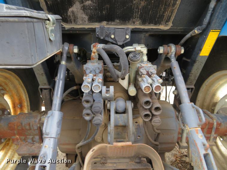 image for item DC0902 2000 New Holland TS110 MFWD tractor