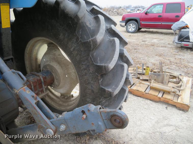 image for item DC0902 2000 New Holland TS110 MFWD tractor