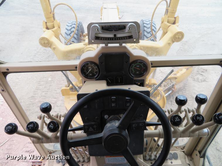 image for item DC0903 2002 Caterpillar 120H motor grader