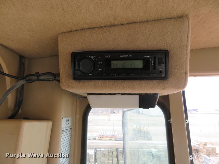 image for item DC0903 2002 Caterpillar 120H motor grader