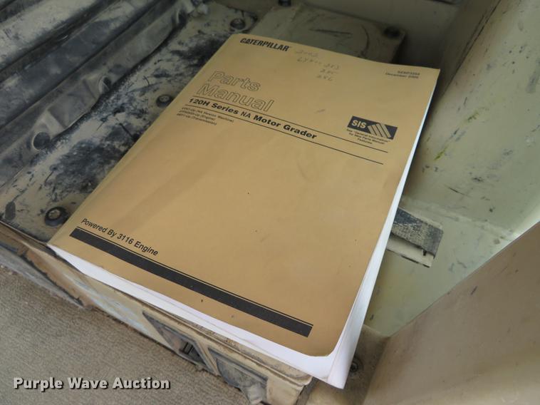 image for item DC0903 2002 Caterpillar 120H motor grader