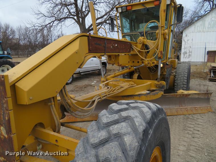 image for item DC0903 2002 Caterpillar 120H motor grader