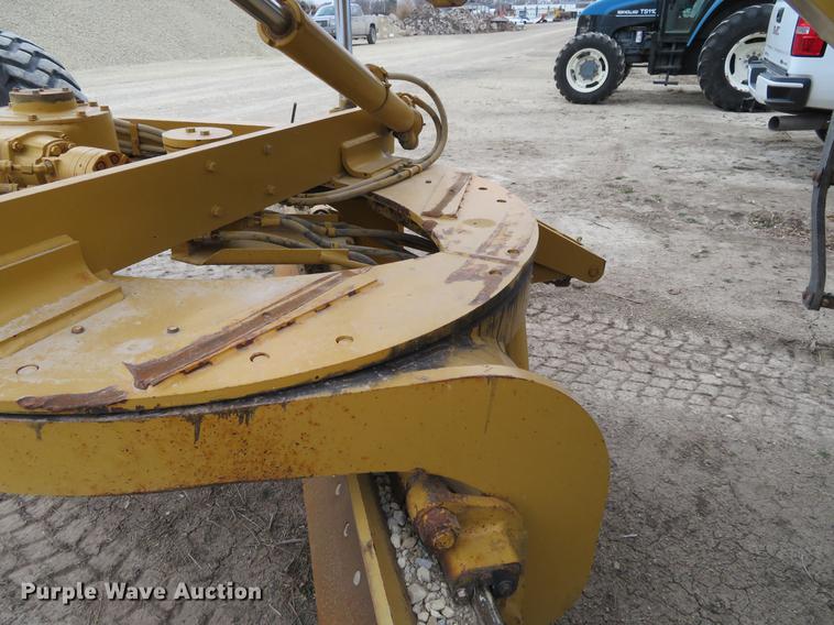 image for item DC0903 2002 Caterpillar 120H motor grader