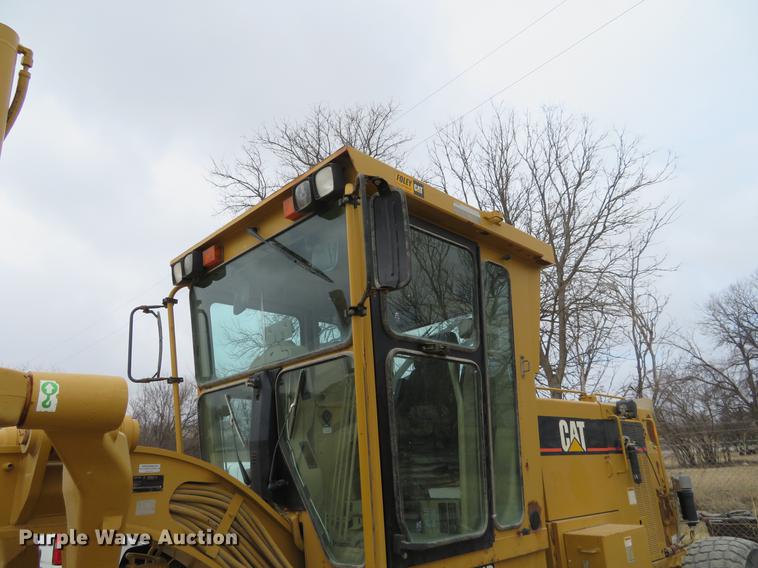 image for item DC0903 2002 Caterpillar 120H motor grader