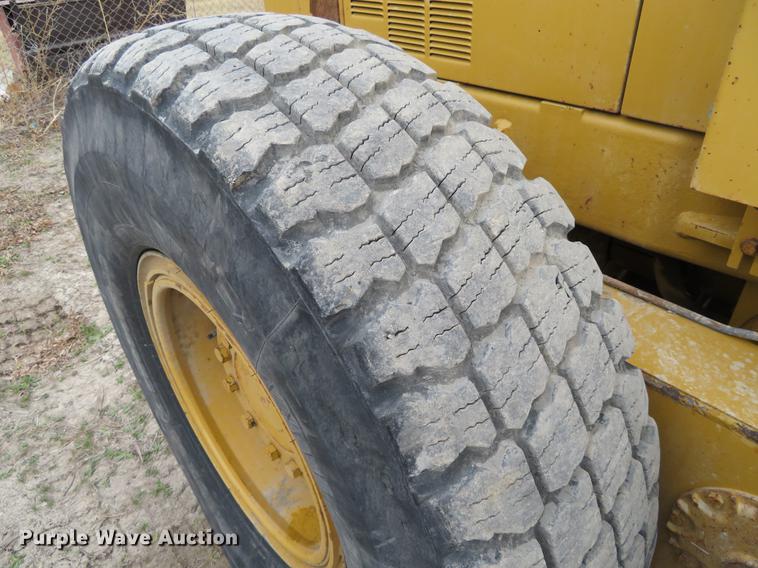 image for item DC0903 2002 Caterpillar 120H motor grader