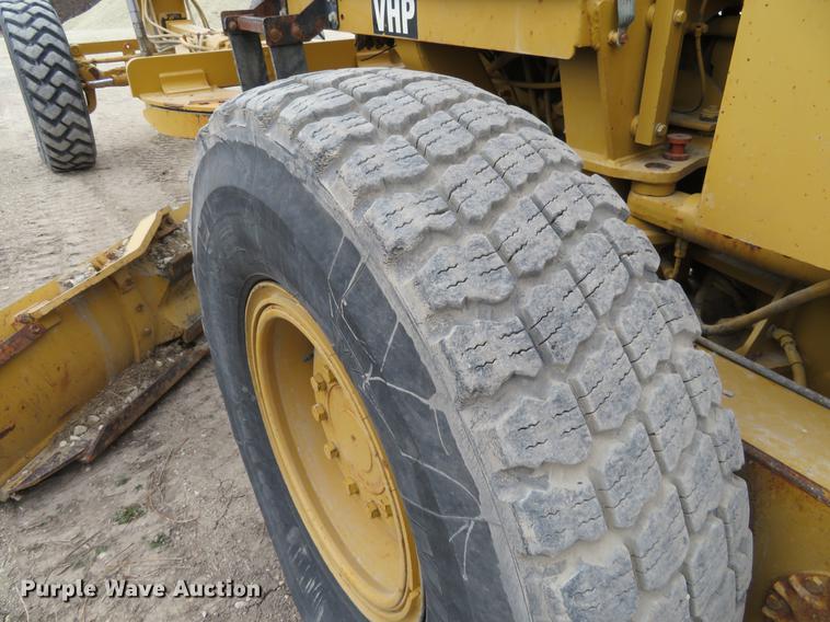 image for item DC0903 2002 Caterpillar 120H motor grader