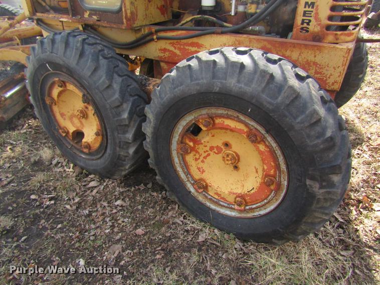 image for item DC4368 Allis Chalmers D rigid frame motor grader