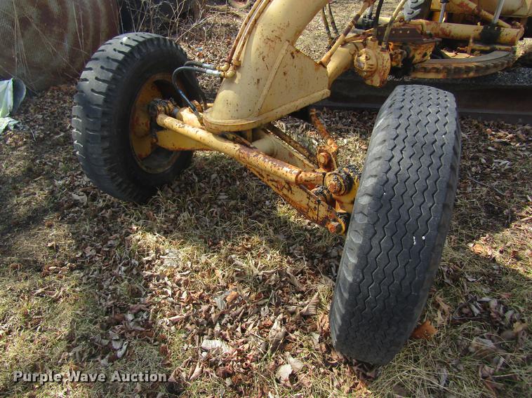 image for item DC4368 Allis Chalmers D rigid frame motor grader