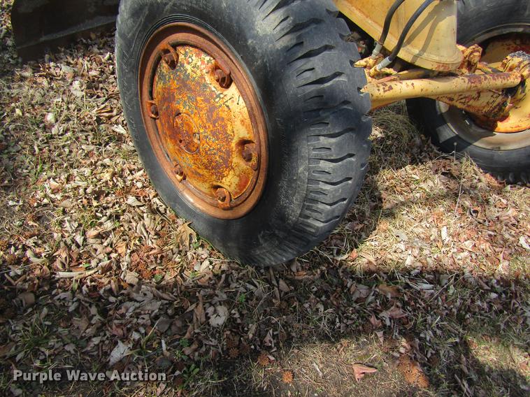 image for item DC4368 Allis Chalmers D rigid frame motor grader