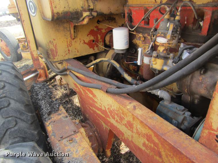 image for item DC4368 Allis Chalmers D rigid frame motor grader