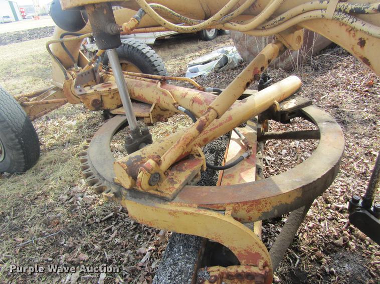 image for item DC4368 Allis Chalmers D rigid frame motor grader