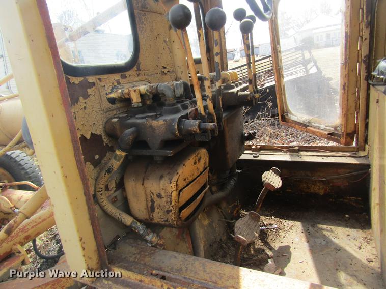 image for item DC4368 Allis Chalmers D rigid frame motor grader