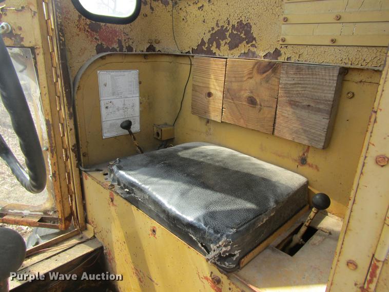 image for item DC4368 Allis Chalmers D rigid frame motor grader