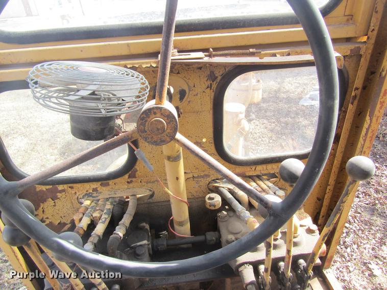 image for item DC4368 Allis Chalmers D rigid frame motor grader