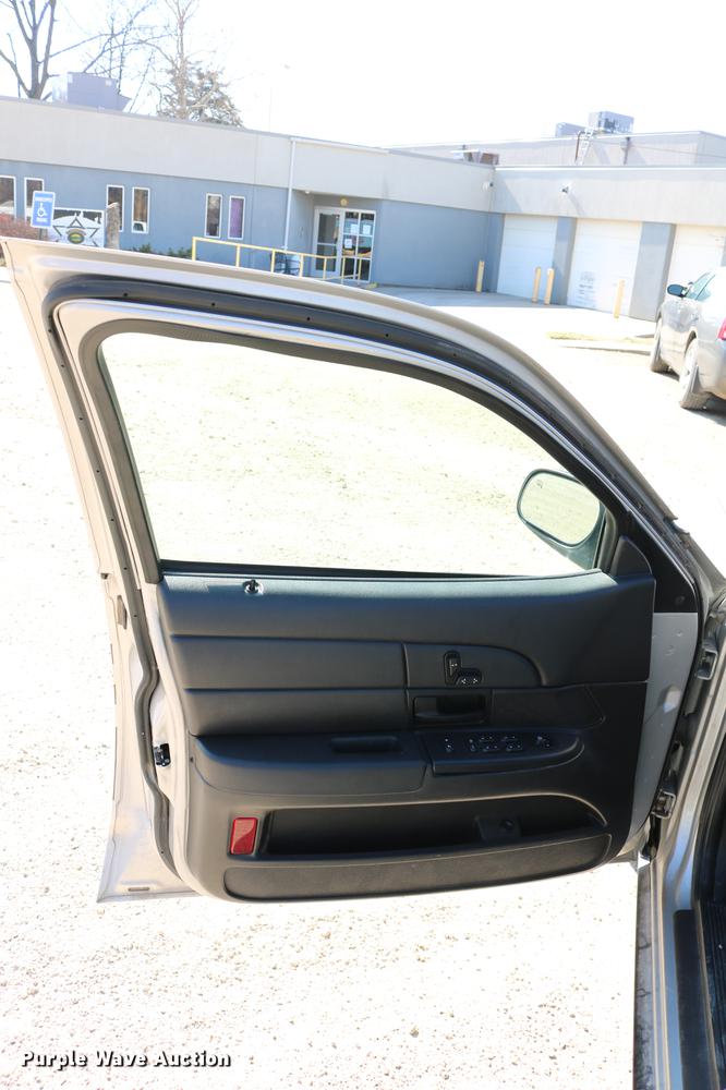 image for item DC7666 2008 Ford Crown Victoria Police Interceptor