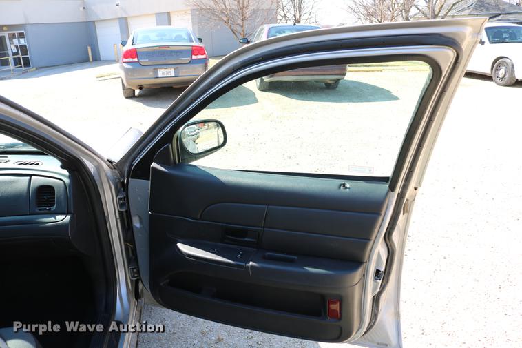 image for item DC7666 2008 Ford Crown Victoria Police Interceptor