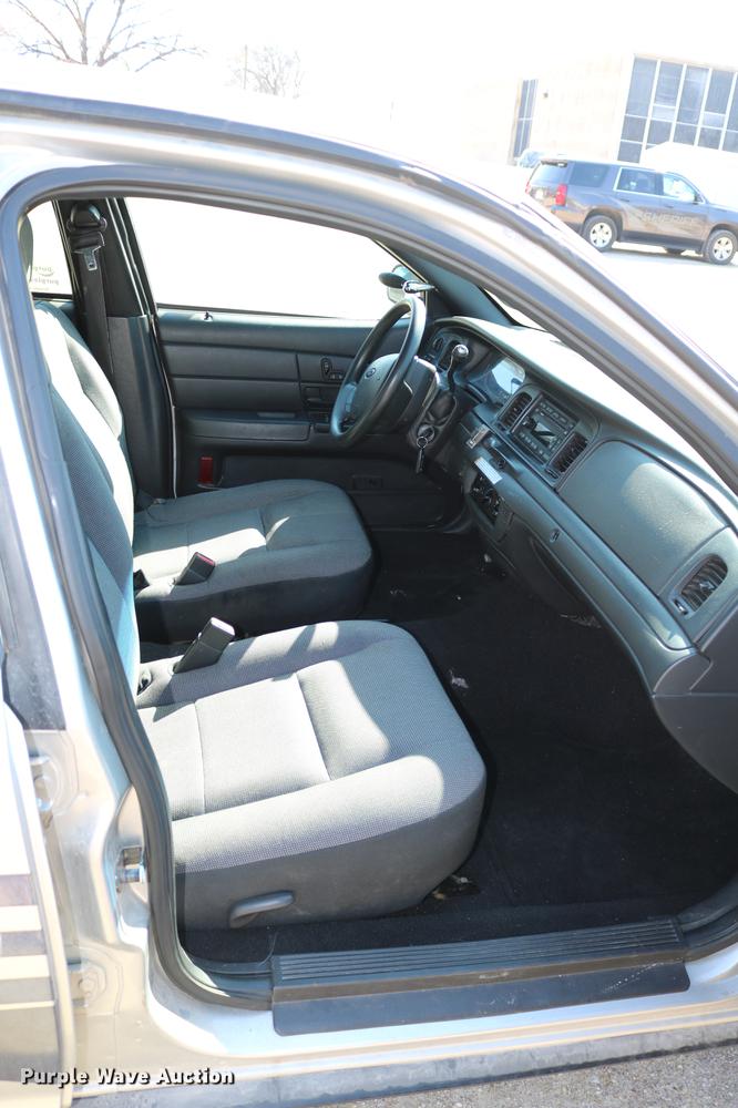 image for item DC7666 2008 Ford Crown Victoria Police Interceptor