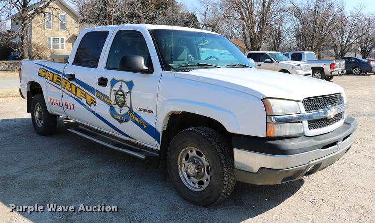 image for item DC7667 2003 Chevrolet Silverado 1500HD Crew Cab pickup truck