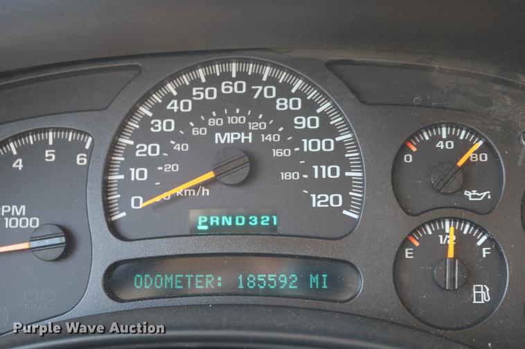 image for item DC7667 2003 Chevrolet Silverado 1500HD Crew Cab pickup truck