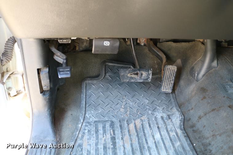 image for item DC7667 2003 Chevrolet Silverado 1500HD Crew Cab pickup truck