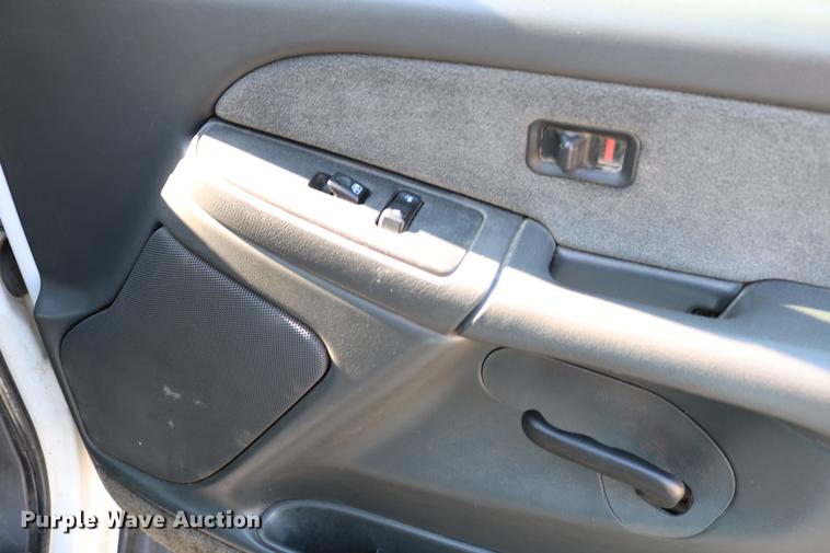 image for item DC7667 2003 Chevrolet Silverado 1500HD Crew Cab pickup truck