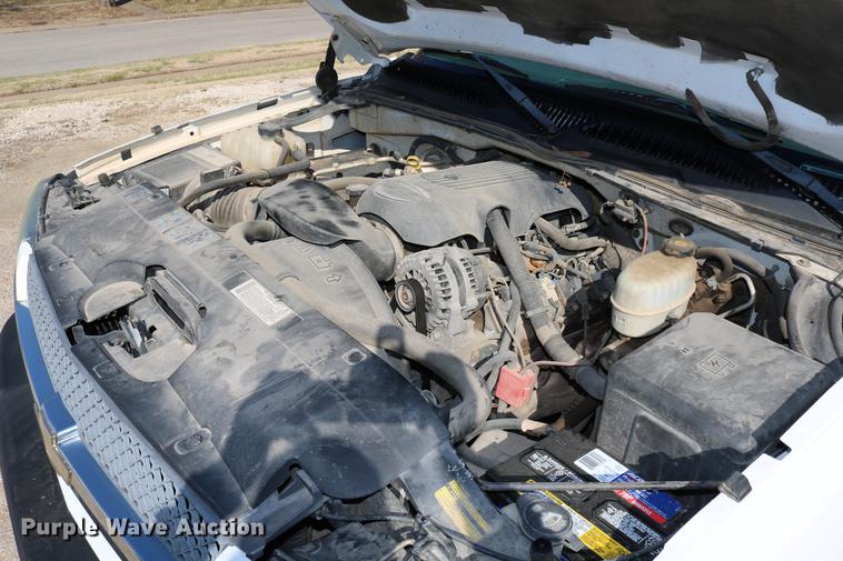 image for item DC7667 2003 Chevrolet Silverado 1500HD Crew Cab pickup truck