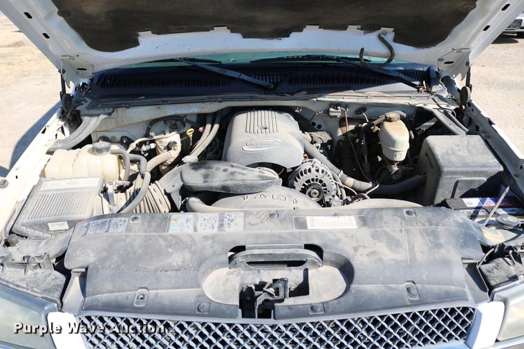 image for item DC7667 2003 Chevrolet Silverado 1500HD Crew Cab pickup truck