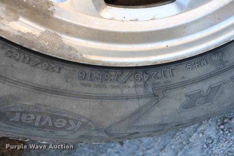 image for item DC7667 2003 Chevrolet Silverado 1500HD Crew Cab pickup truck