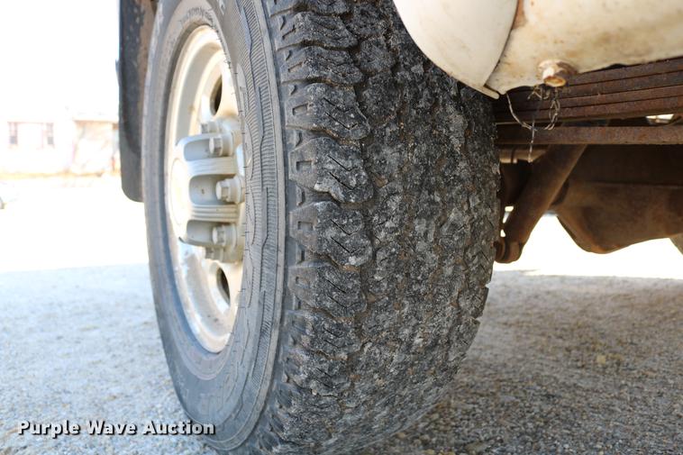 image for item DC7667 2003 Chevrolet Silverado 1500HD Crew Cab pickup truck