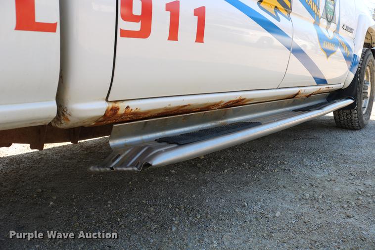 image for item DC7667 2003 Chevrolet Silverado 1500HD Crew Cab pickup truck