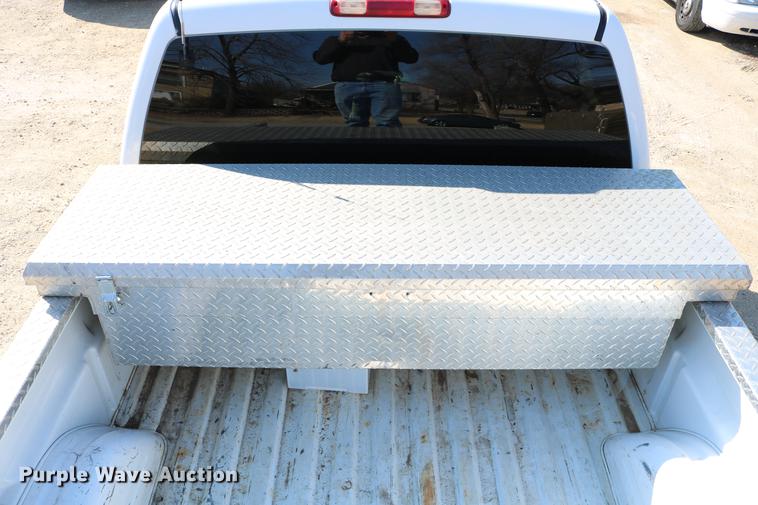 image for item DC7667 2003 Chevrolet Silverado 1500HD Crew Cab pickup truck