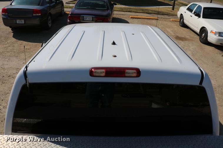 image for item DC7667 2003 Chevrolet Silverado 1500HD Crew Cab pickup truck