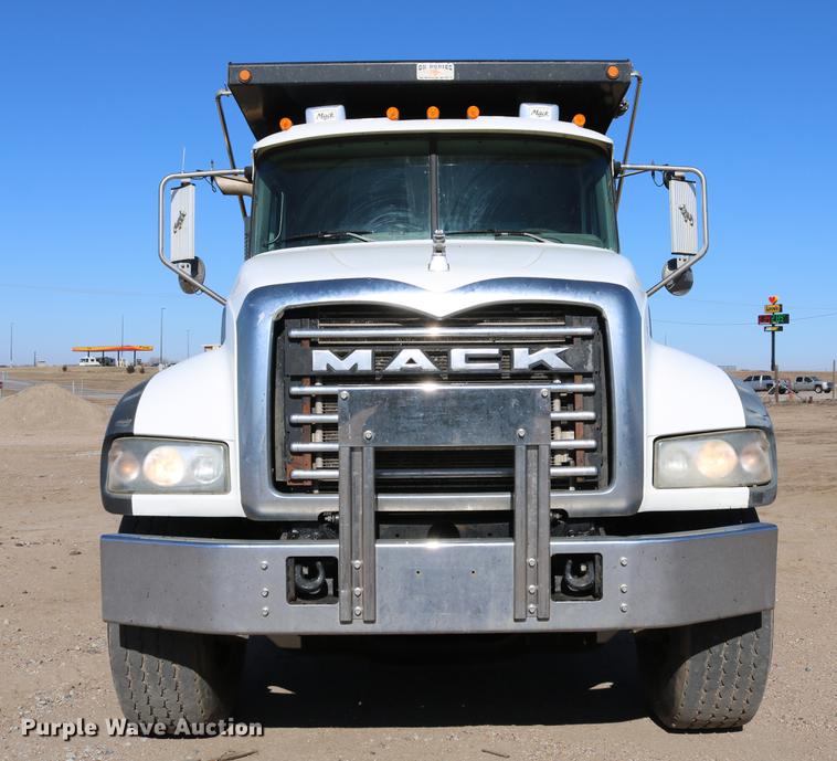 image for item DC7671 2007 Mack CTP713 dump truck