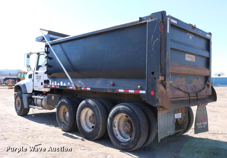 image for item DC7671 2007 Mack CTP713 dump truck