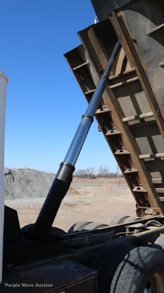 image for item DC7671 2007 Mack CTP713 dump truck