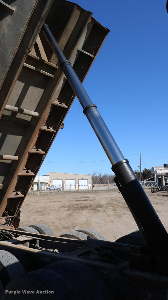 image for item DC7671 2007 Mack CTP713 dump truck