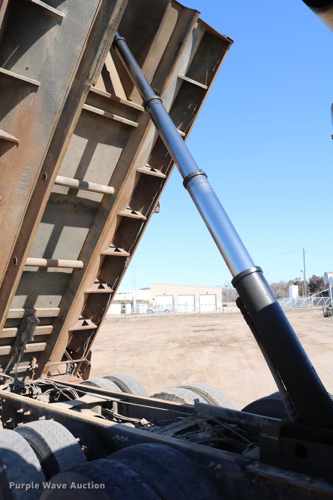 image for item DC7671 2007 Mack CTP713 dump truck